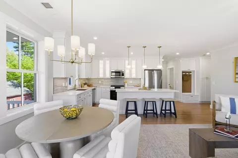 67 Queen St #4C, East Greenwich, RI 02818
