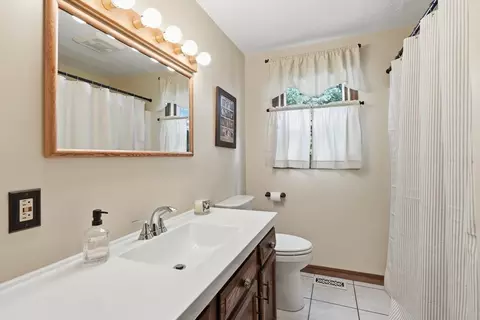 Bath - 3 Barrows Rd, Worcester, MA 01609 photo 1 of 2