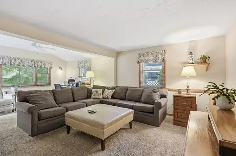 Living - 3 Barrows Rd, Worcester, MA 01609 photo 1 of 7