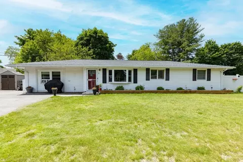 8 Andover Rd, Beverly, MA 01915