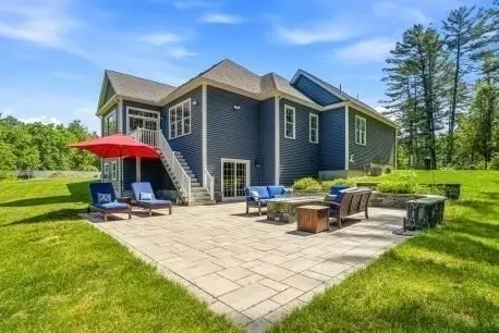 Exterior - 27 W River St, Upton, MA 01568 photo 5 of 6