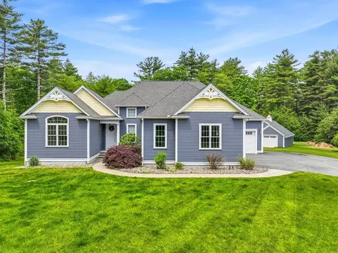 27 W River St, Upton, MA 01568