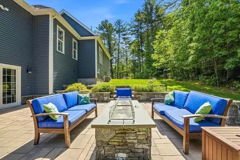 Exterior - 27 W River St, Upton, MA 01568 photo 4 of 6