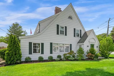 10 Charlotte Rd, Marblehead, MA 01945