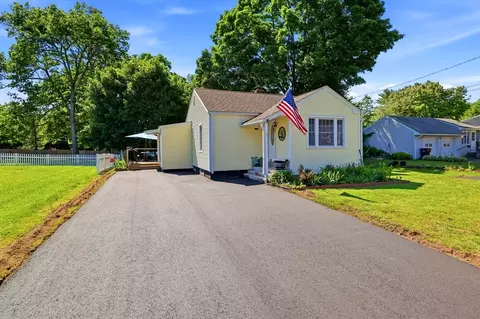 96 Pine St, Westfield, MA 01085