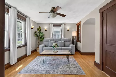 25 Pleasant St, Saugus, MA 01906