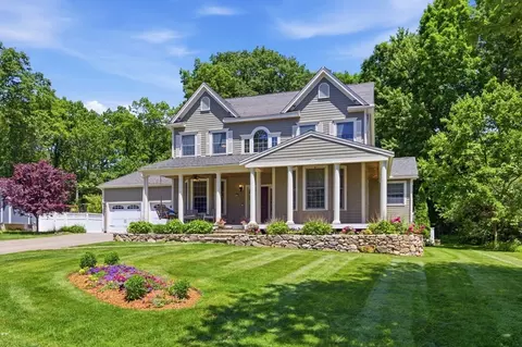 27 Boulder Dr, Burlington, MA 01803
