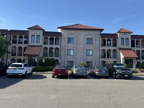 685 Oak St #5-12, Brockton, MA 02301