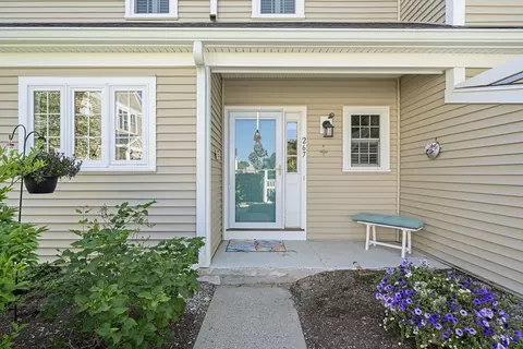 267 Allerton Commons Ln #267, Braintree, MA 02184