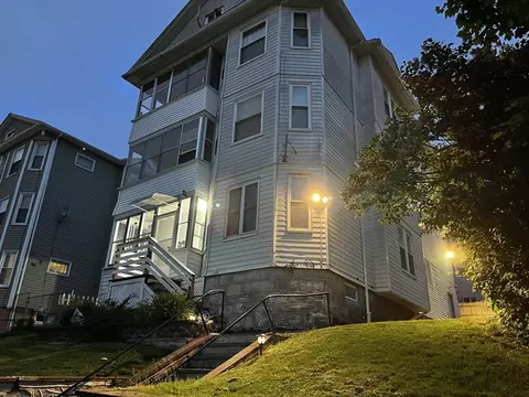 93 Sterling St, Worcester, MA 01610