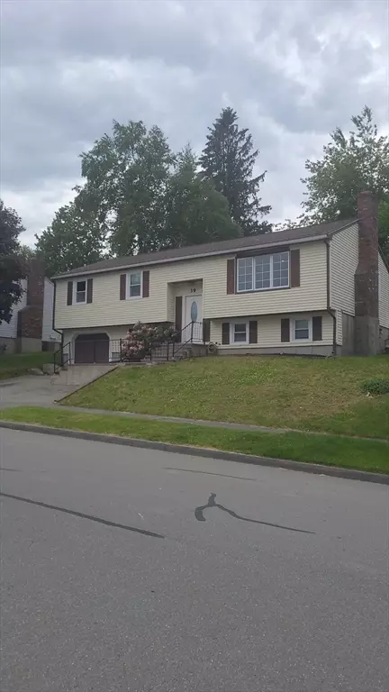 39 Westport Rd, Worcester, MA 01605