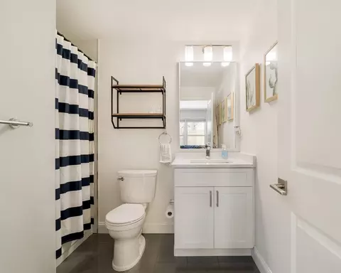 Bath - 51 Bryant St #51, Everett, MA 02149 photo 2 of 2