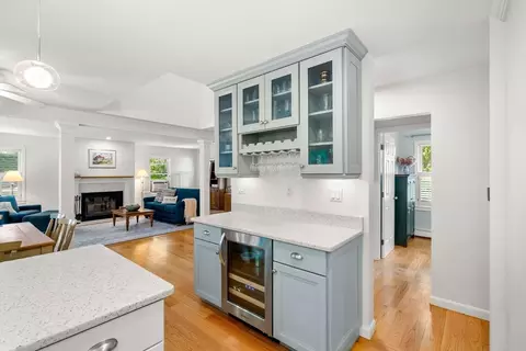 Kitchen - 4 Deer Haven Rd, Beverly, MA 01915 photo 4 of 5