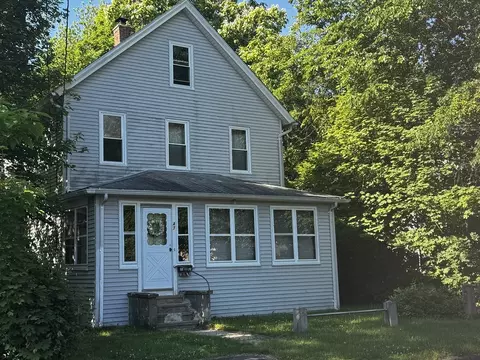 47 Ward St, Chicopee, MA 01020
