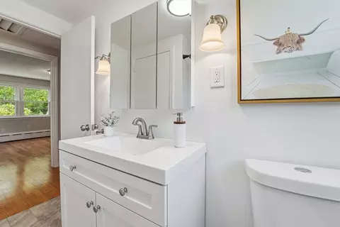 Bath - 83 Druid Hill Rd, Springfield, MA 01129 photo 2 of 4