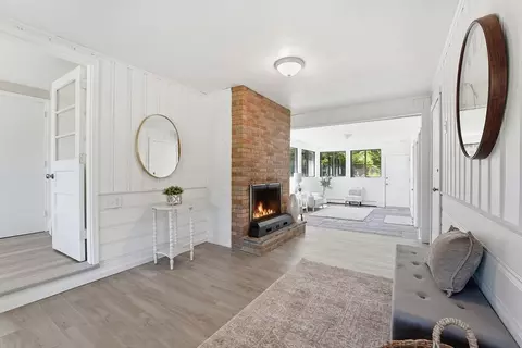 Entry Way - 83 Druid Hill Rd, Springfield, MA 01129 photo 3 of 3