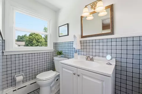 Bath - 83 Druid Hill Rd, Springfield, MA 01129 photo 4 of 4