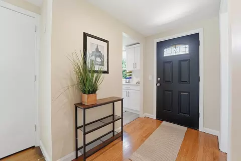 Entry Way - 83 Druid Hill Rd, Springfield, MA 01129 photo 1 of 3