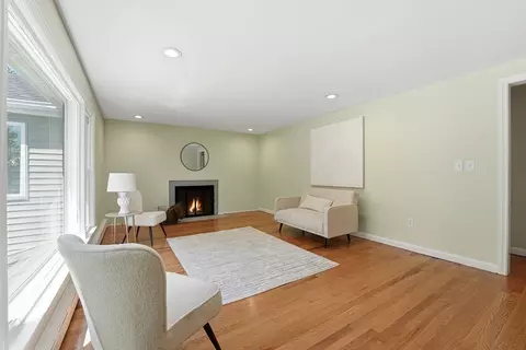 Living - 83 Druid Hill Rd, Springfield, MA 01129 photo 3 of 4