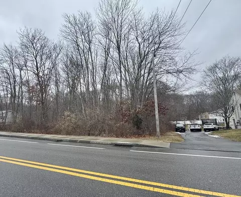 36 Lake Pkwy, Webster, MA 01570 photo 5