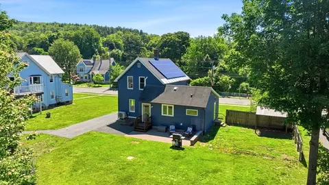 6 Moore St, Erving, MA 01344 photo 4