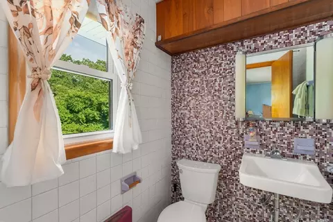 Bath - 12 Ruby Rd, Saugus, MA 01906 photo 1 of 3
