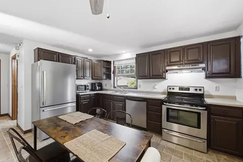 Kitchen - 164 Arnold Ave, Springfield, MA 01119 photo 1 of 4
