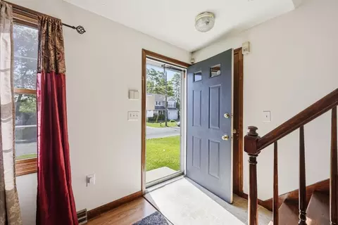 Entry Way - 164 Arnold Ave, Springfield, MA 01119 photo 1 of 3