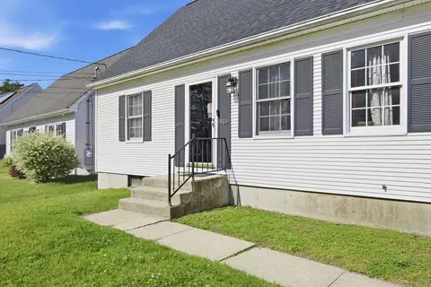 Exterior - 164 Arnold Ave, Springfield, MA 01119 photo 4 of 7