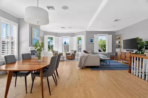 4 Mount Vernon Ave #PH, Boston, MA 02129