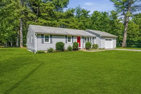 83 Strong St, Easthampton, MA 01027 photo 5