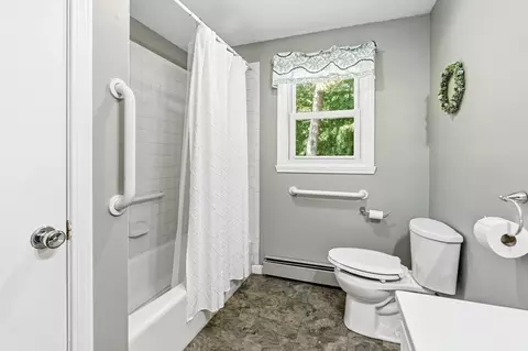 83 Strong St, Easthampton, MA 01027 photo 22