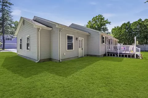 83 Strong St, Easthampton, MA 01027 photo 6