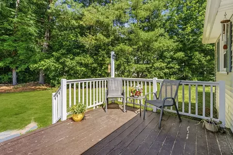 83 Strong St, Easthampton, MA 01027 photo 9