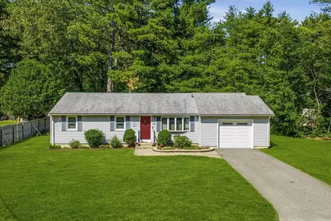 83 Strong St, Easthampton, MA 01027 photo 3