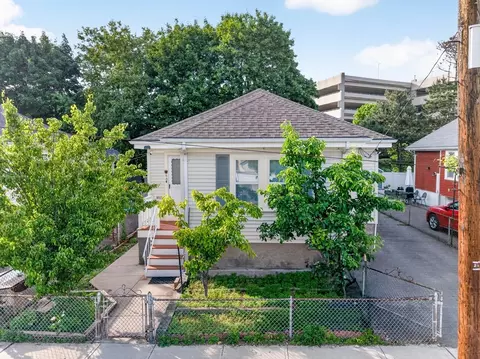 60 Harriet Ave, Quincy, MA 02171