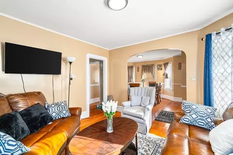 Living - 232 Mt Pleasant, Fall River, MA 02720 photo 2 of 3