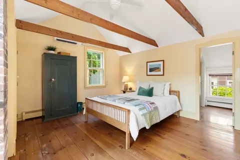Bedroom - 34 Pearl St, Marblehead, MA 01945 photo 2 of 5
