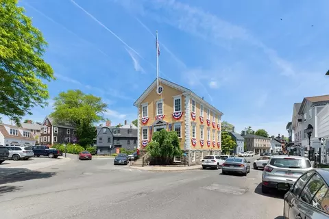 Exterior - 34 Pearl St, Marblehead, MA 01945 photo 9 of 9