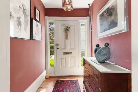 Entry Way - 34 Pearl St, Marblehead, MA 01945 photo 4 of 6