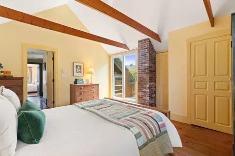 Bedroom - 34 Pearl St, Marblehead, MA 01945 photo 3 of 5
