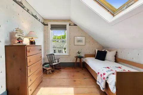 Bedroom - 34 Pearl St, Marblehead, MA 01945 photo 5 of 5