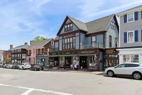 Exterior - 34 Pearl St, Marblehead, MA 01945 photo 8 of 9