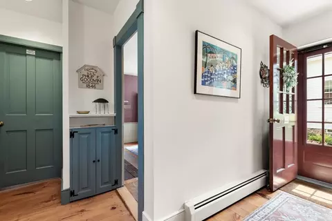 Entry Way - 34 Pearl St, Marblehead, MA 01945 photo 1 of 6