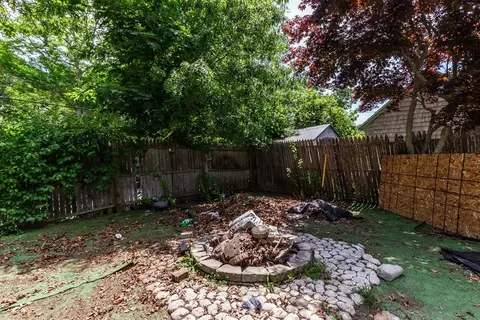 Exterior - 27 Highland Shores Dr, Wareham, MA 02571 photo 3 of 5