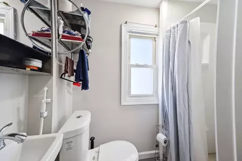 Bath - 30 Mazarin St, Springfield, MA 01151 photo 1 of 1