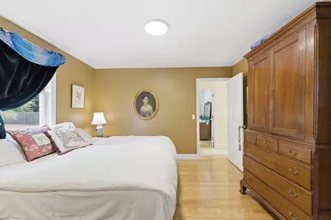 110 Parkerview St, Springfield, MA 01129 photo 9