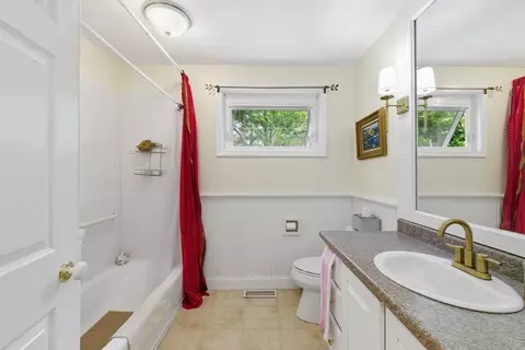 110 Parkerview St, Springfield, MA 01129 photo 14