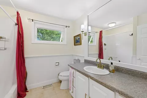 110 Parkerview St, Springfield, MA 01129 photo 13