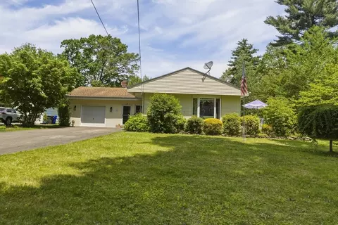 110 Parkerview St, Springfield, MA 01129